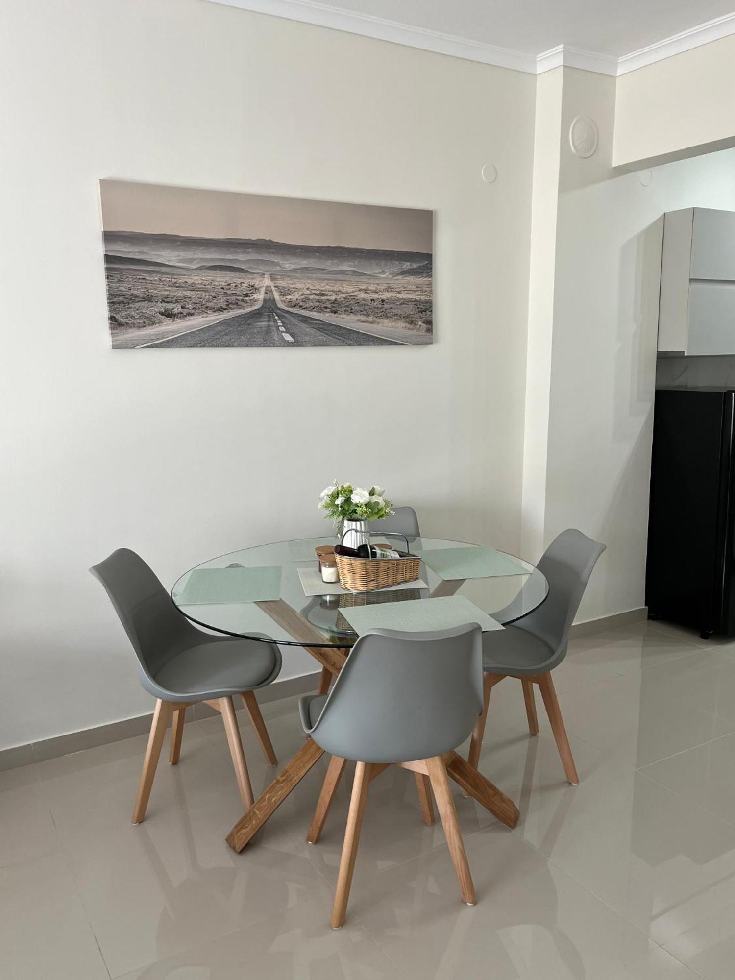 Irene Beach Front Luxury Suite Peraía Kültér fotó